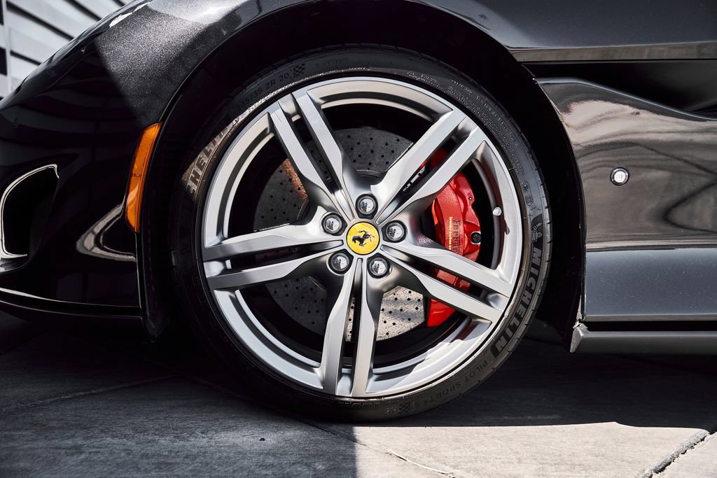 Used 2020 Ferrari Portofino RWD image 4
