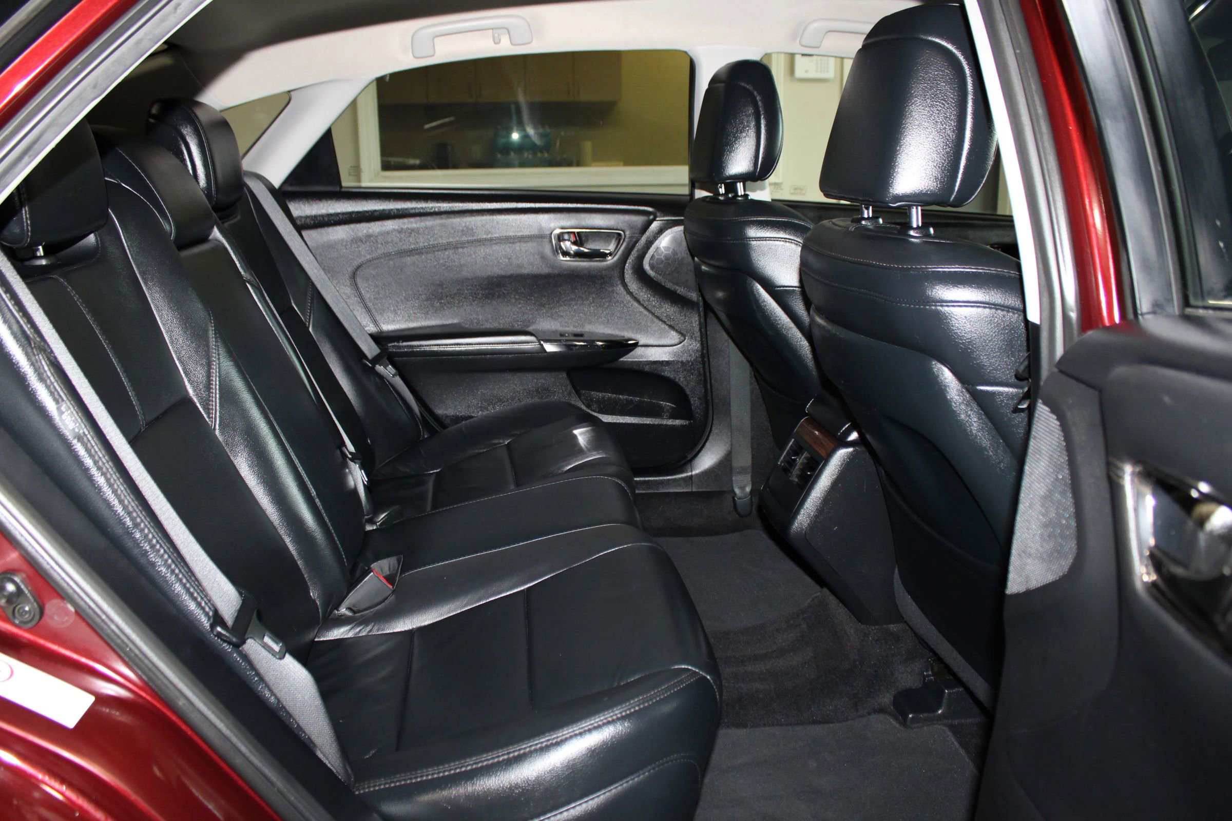 Used 2013 Toyota Avalon XLE FWD image 34