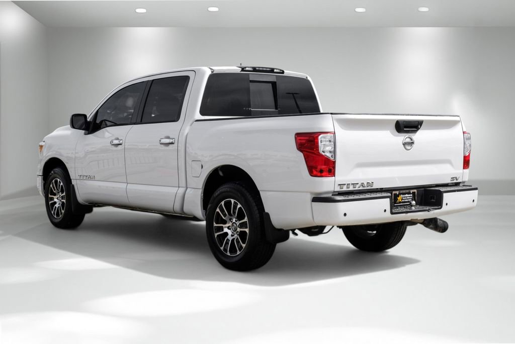 Used 2021 Nissan Titan SV image 8