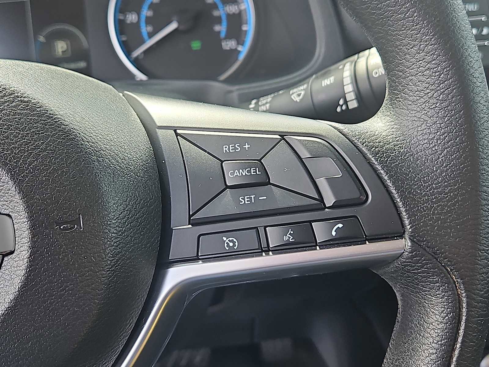 Used 2022 Nissan Leaf S image 22