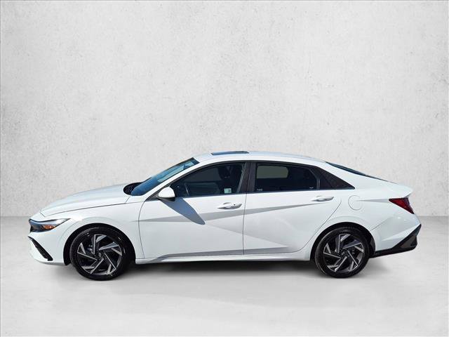 Used 2025 Hyundai Elantra SEL FWD image 8