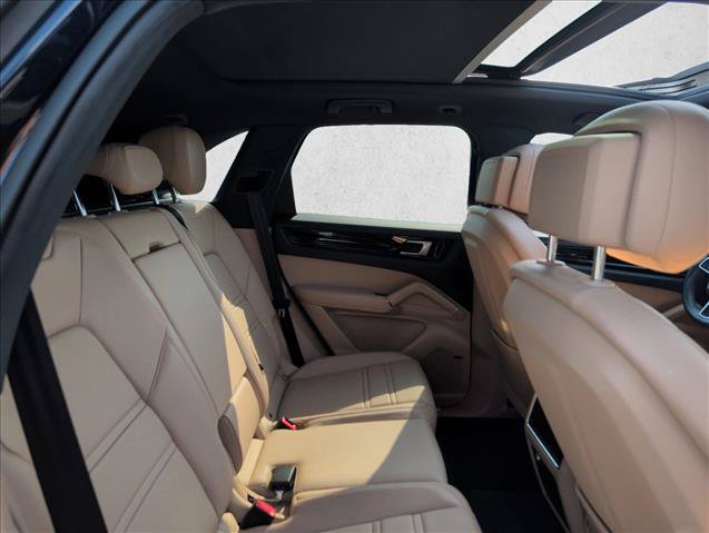Used 2020 Porsche Cayenne AWD/4WD image 18