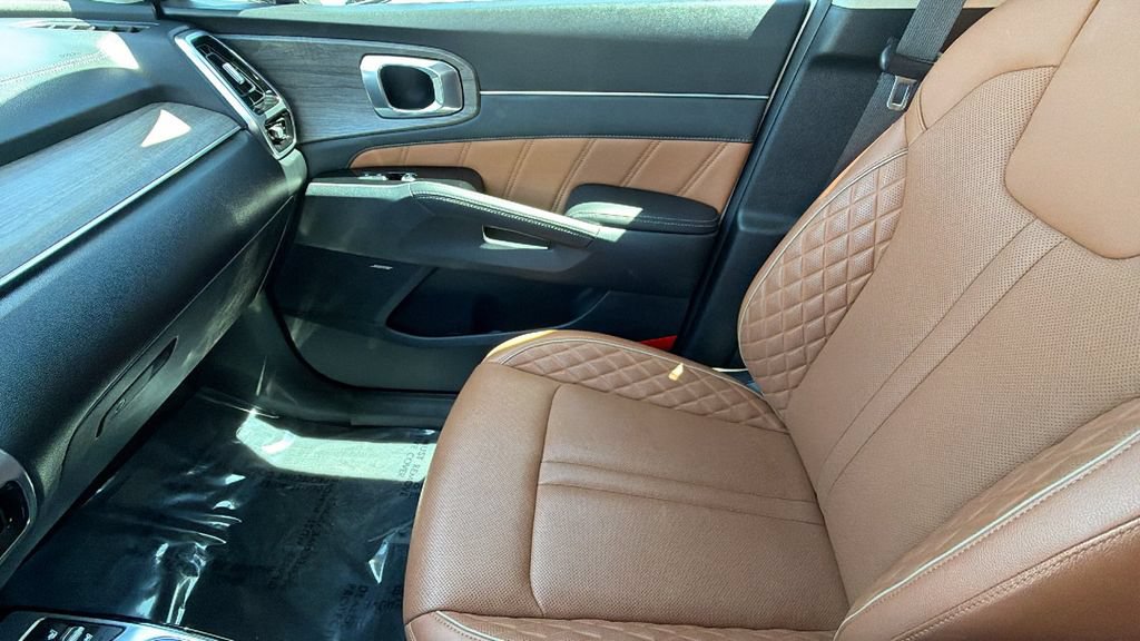Used 2023 Kia Sorento SX Prestige AWD/4WD image 12