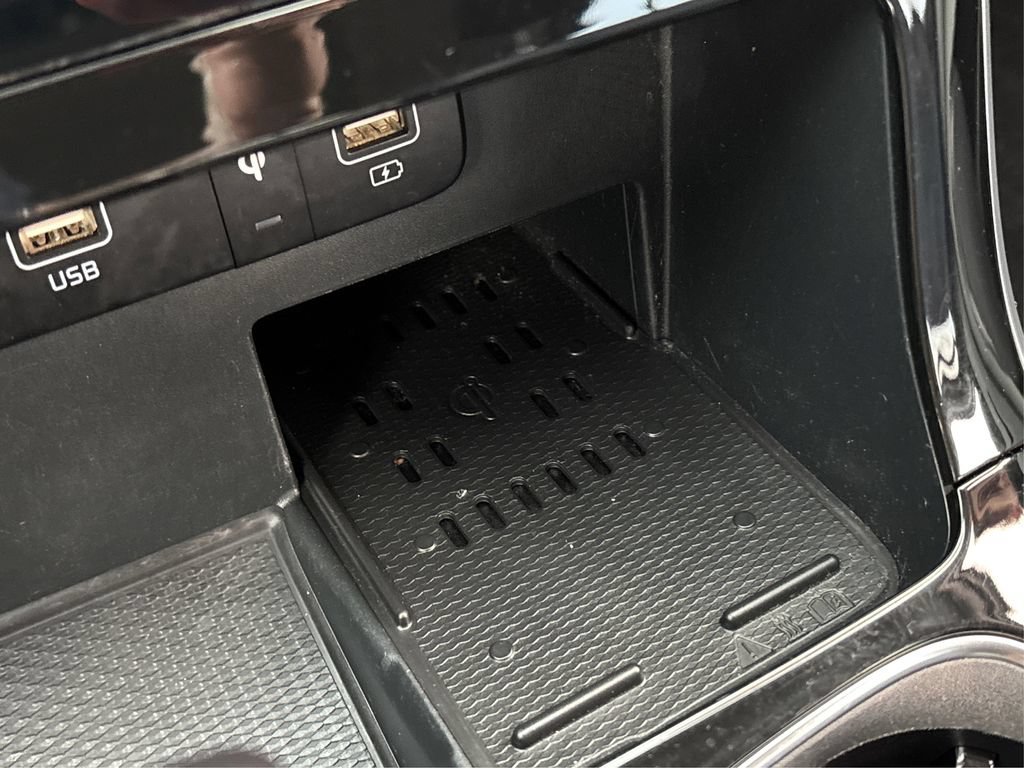 Used 2023 Kia Carnival SX Prestige FWD image 41