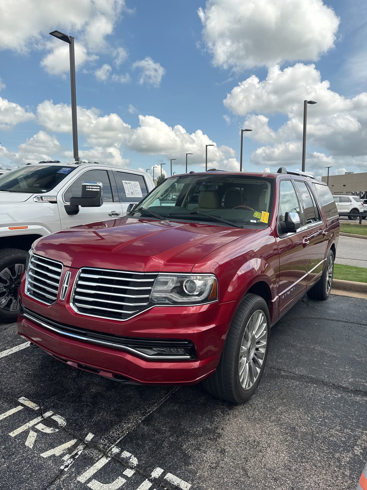 Used 2015 Lincoln Navigator L 4WD w/ Equipment Group 101A Reserve