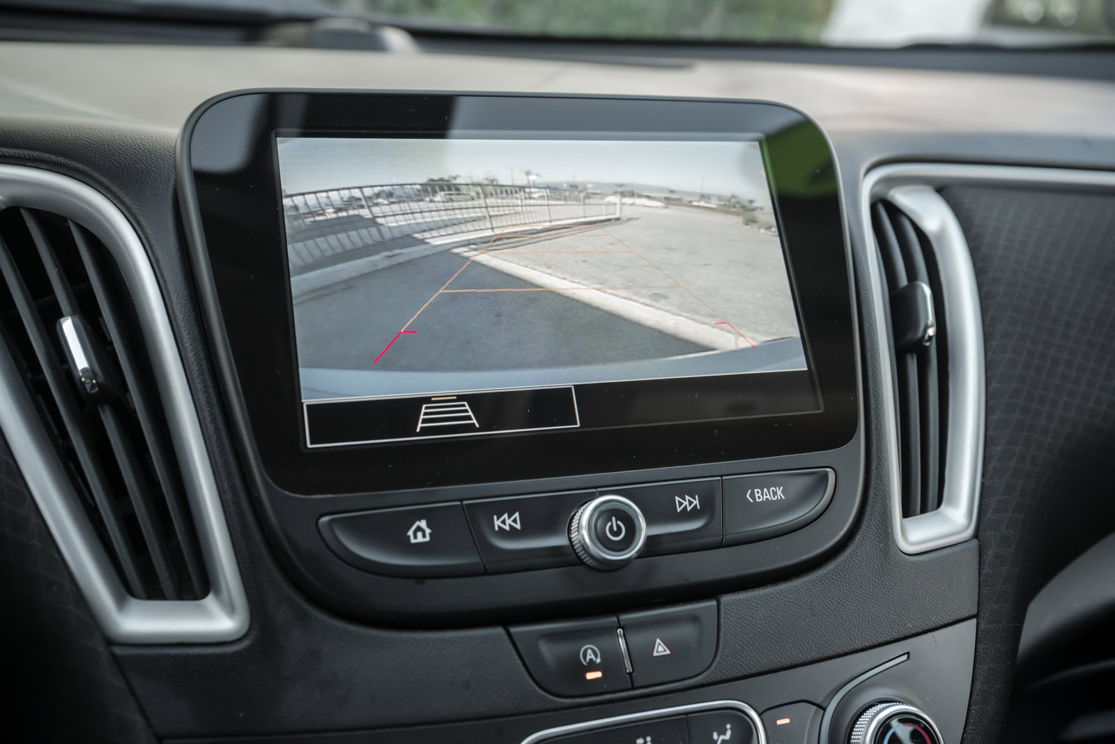 Used 2022 Chevrolet Malibu LT image 30