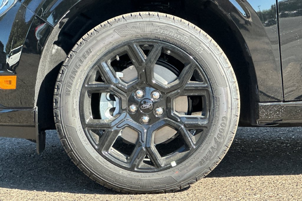 New 2026 Ford Maverick Lobo AWD/4WD image 24
