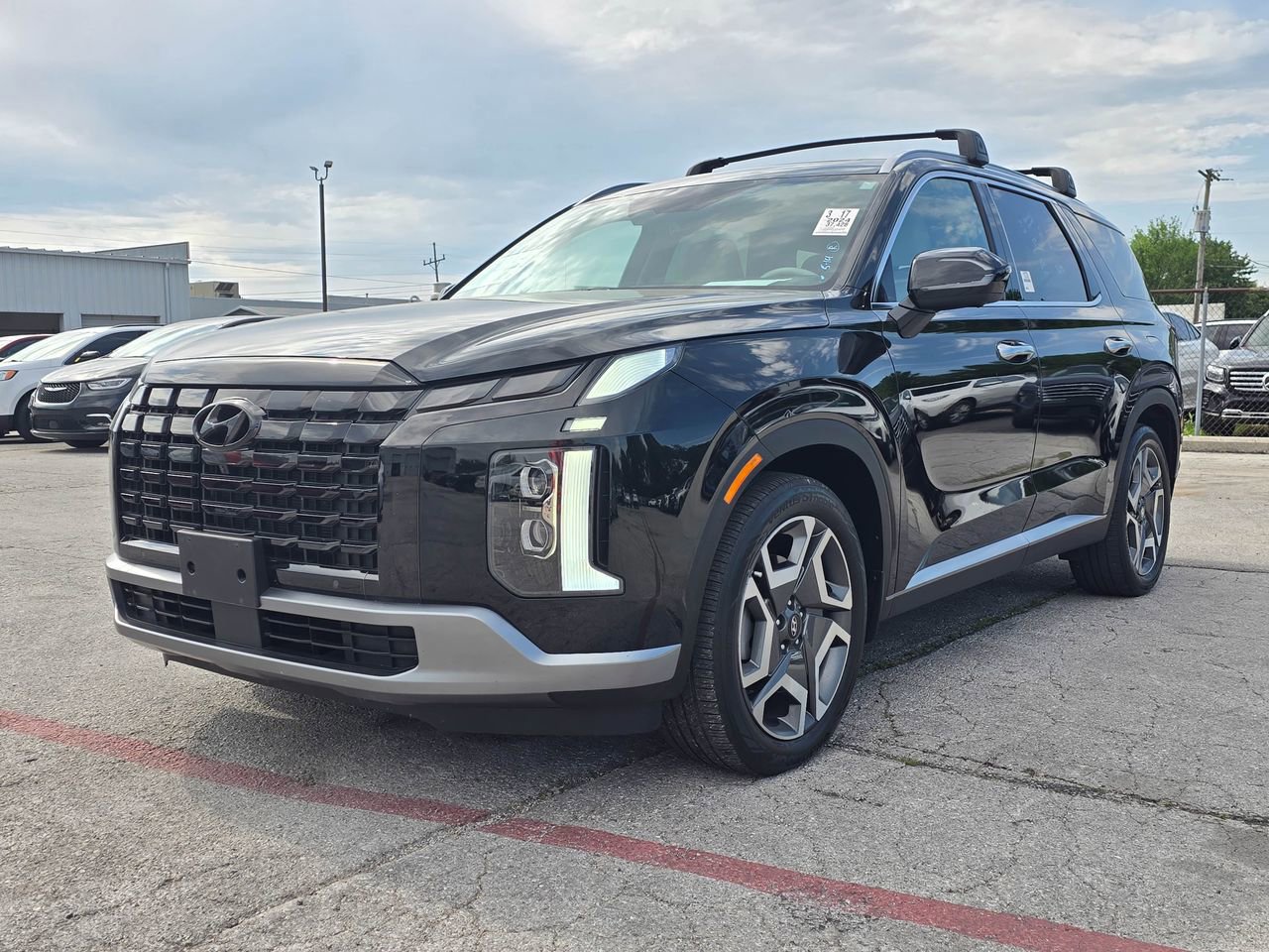 Used 2024 Hyundai Palisade Limited FWD image 3