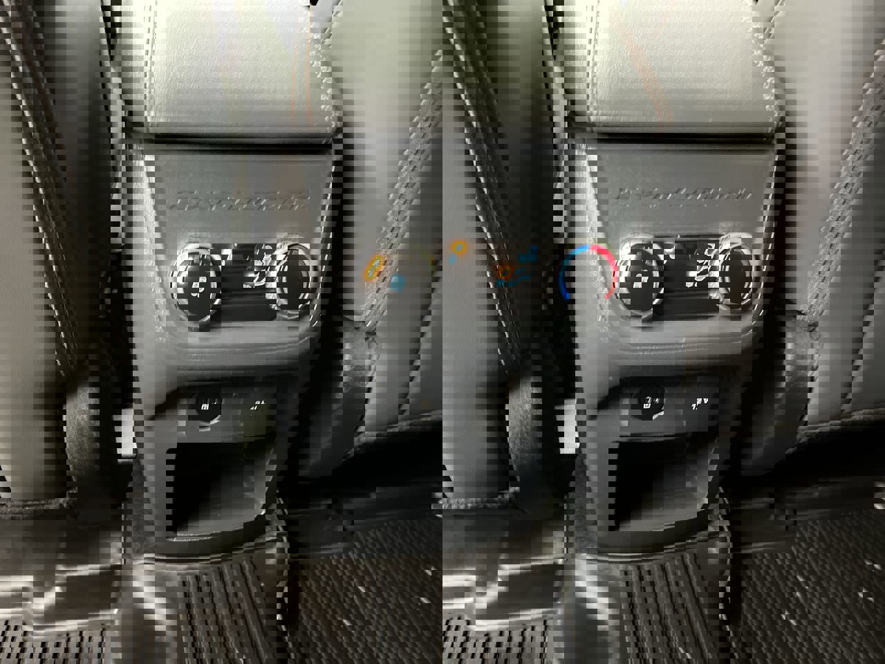 New 2026 Ford Explorer Active w/ Active Comfort Package image 13