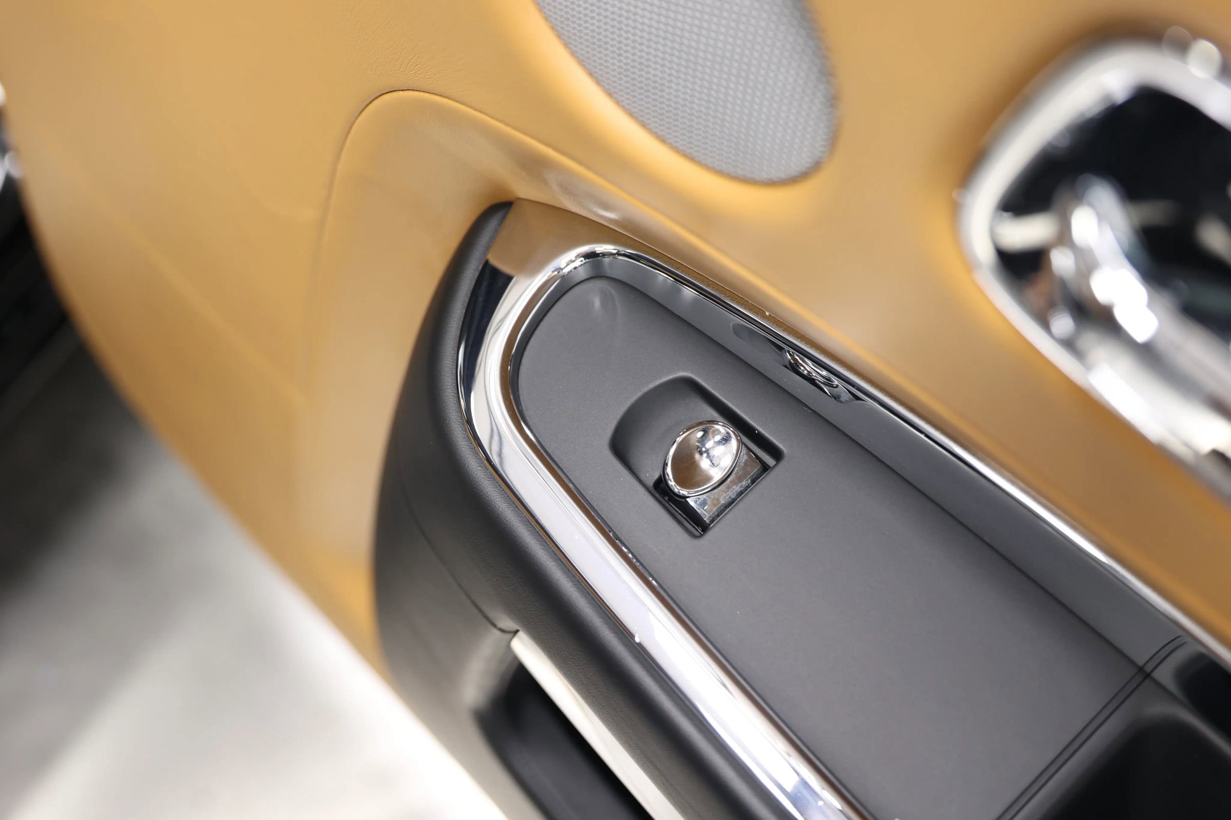 Used 2017 Rolls-Royce Ghost image 84