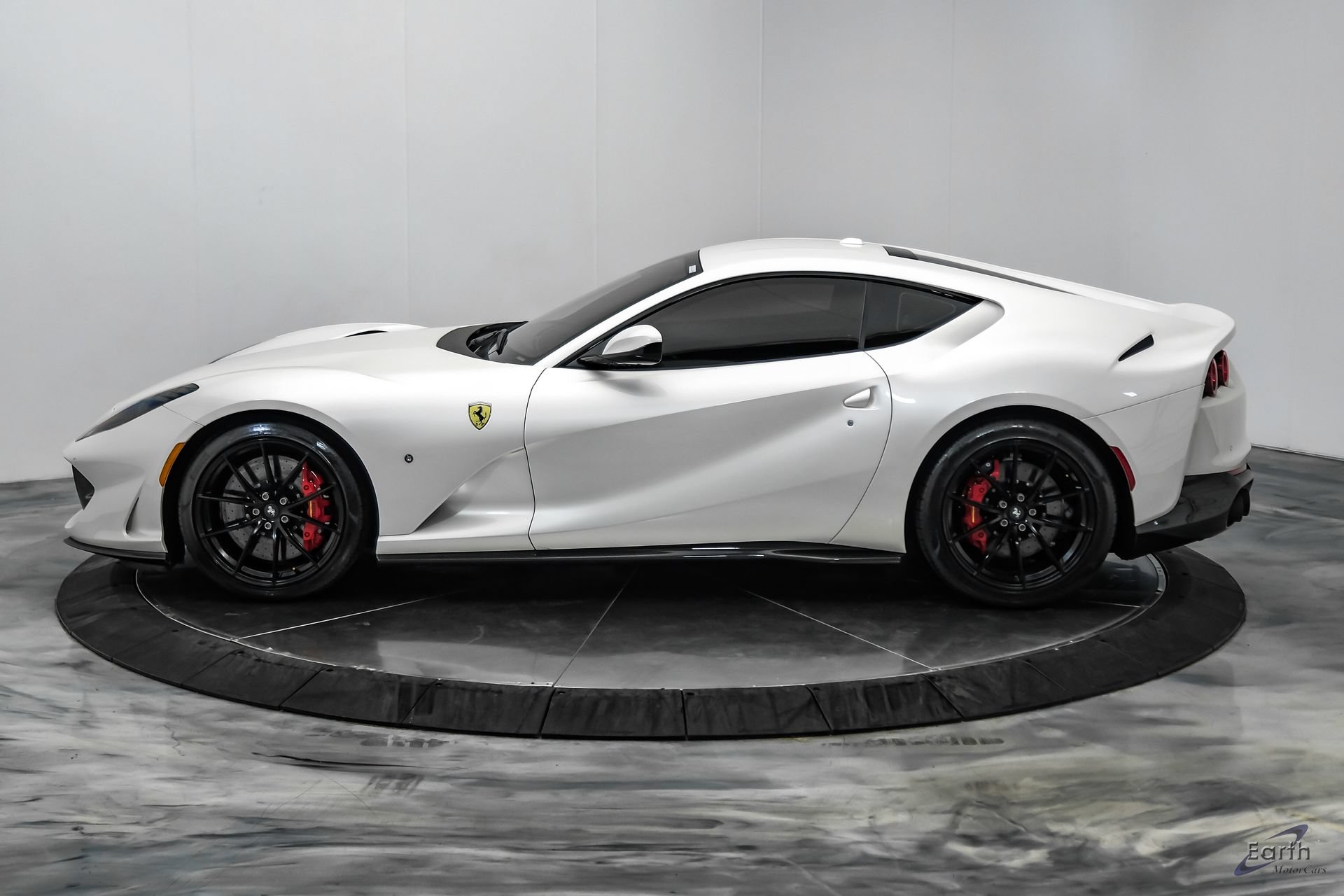 Used 2019 Ferrari 812 Superfast RWD image 9