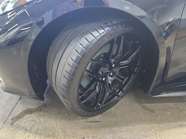 Used 2025 Chevrolet Corvette Z06 w/ Stealth Interior Trim Package RWD image 28