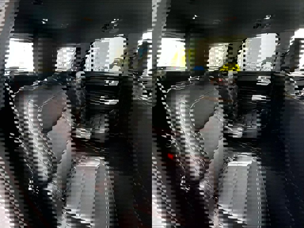 Used 2023 Ford Explorer Limited w/ Equipment Group 301A AWD/4WD image 16