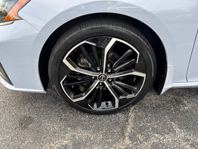 Certified 2023 Nissan Altima 2.5 SR w/ SR Premium Package FWD image 31