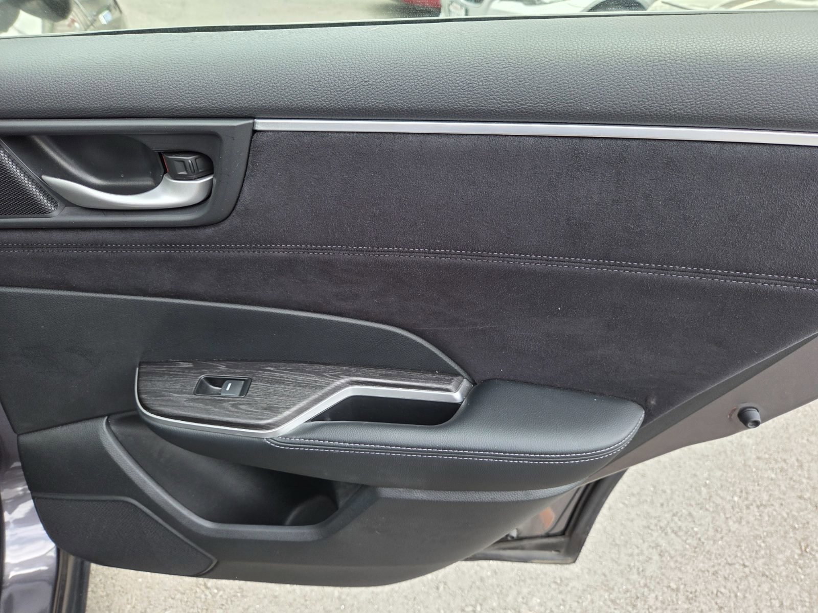 Used 2018 Honda Clarity Touring image 12
