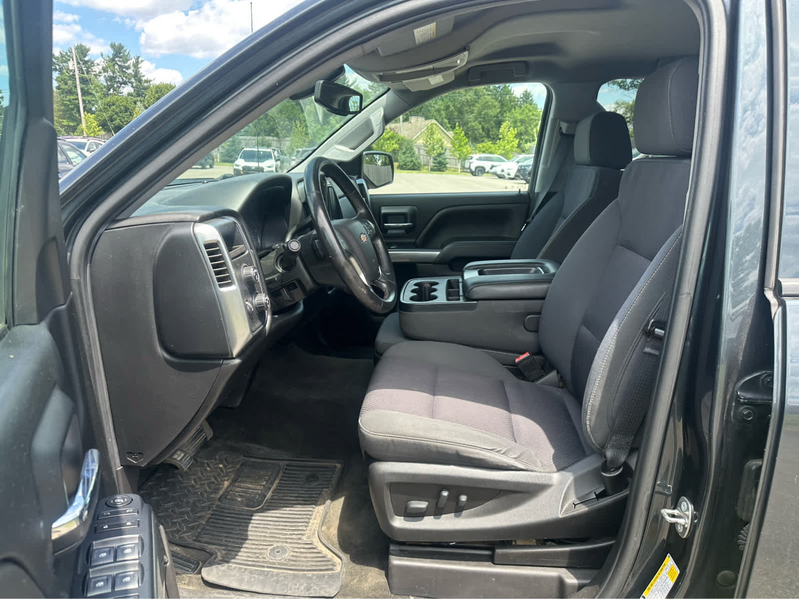 Used 2018 Chevrolet Silverado 1500 LT w/ LT Eassist Package AWD/4WD image 8