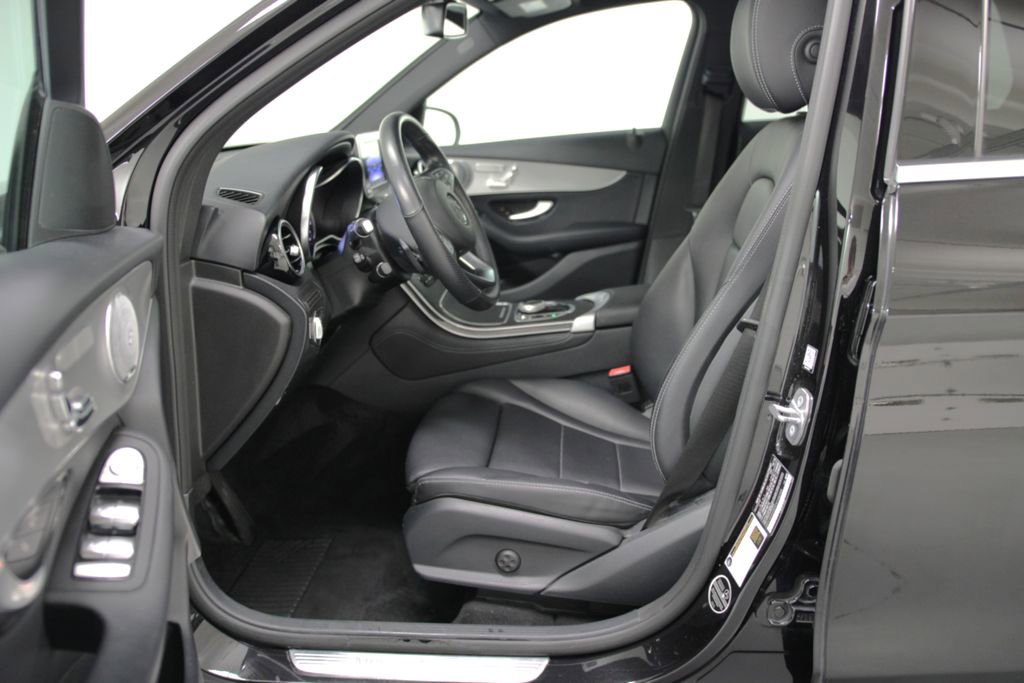 Used 2019 Mercedes-Benz GLC 300 4MATIC image 13