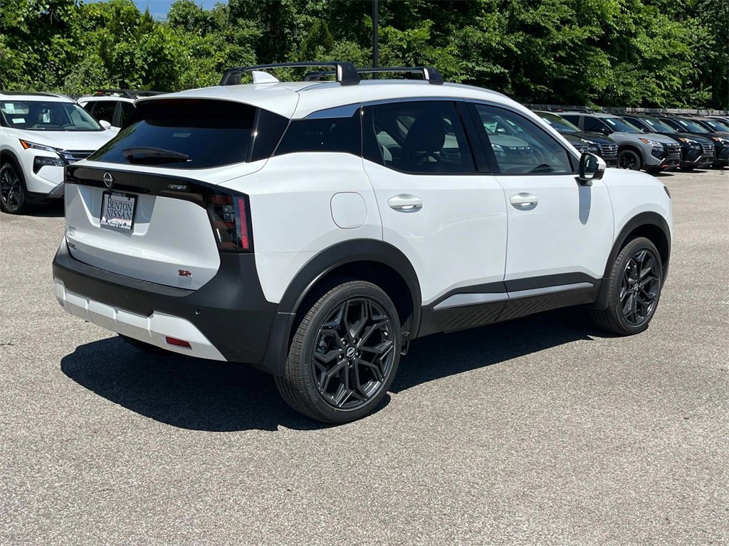 New 2025 Nissan Kicks SR image 3