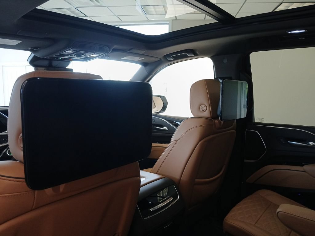 Certified 2023 Cadillac Escalade Premium Luxury AWD/4WD image 21
