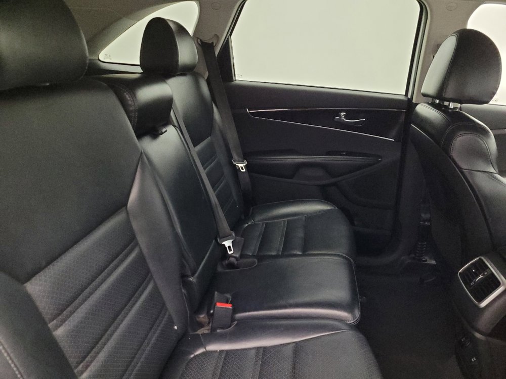Used 2019 Kia Sorento EX image 19
