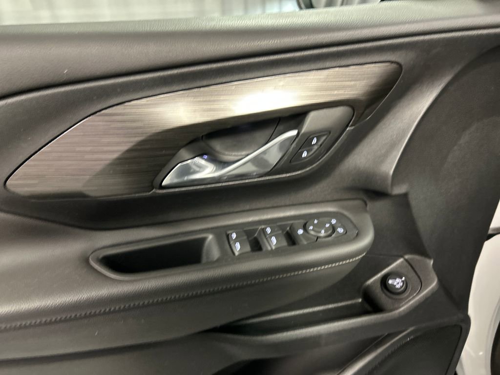 Used 2022 GMC Terrain SLE w/ Driver Convenience Package image 14