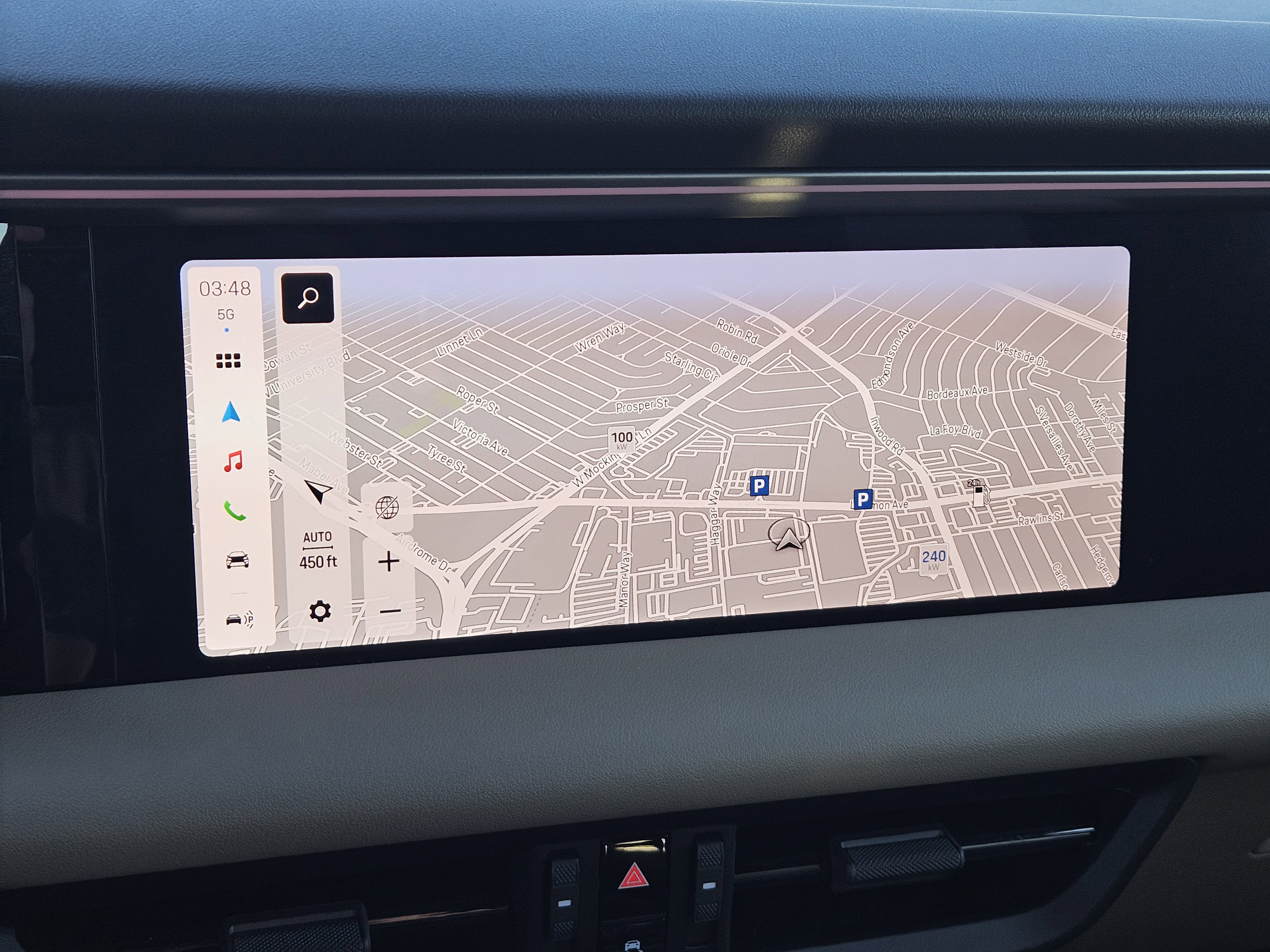 Certified 2024 Porsche Macan 4 Electric image 17