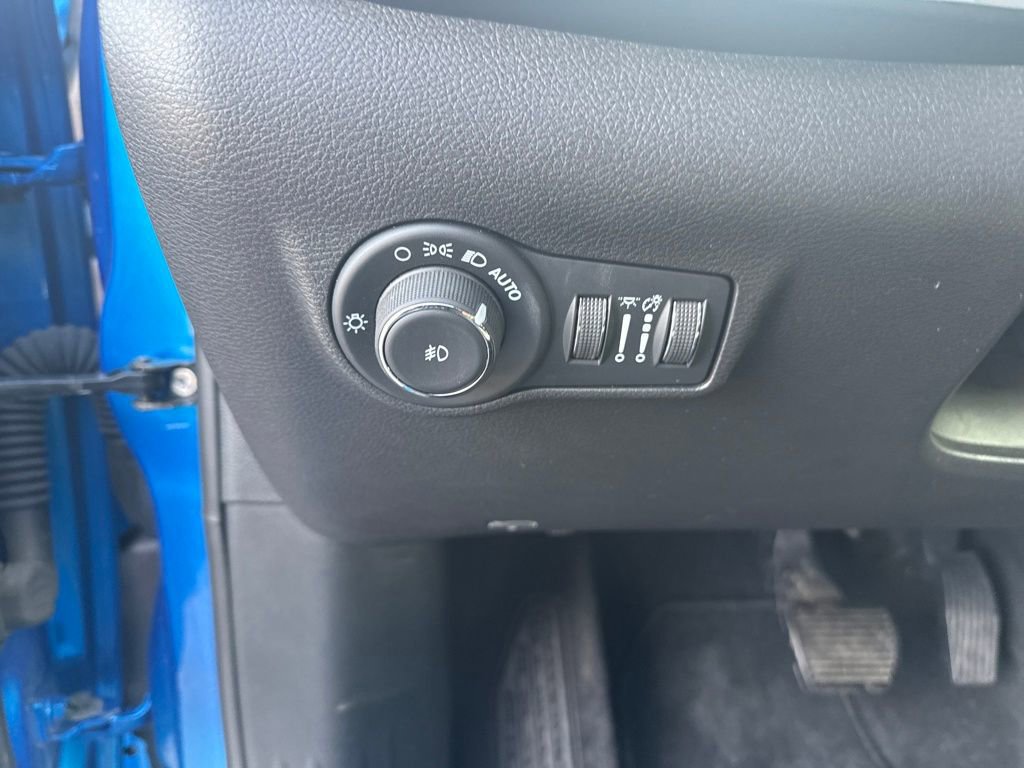 Used 2024 Jeep Compass Limited image 13