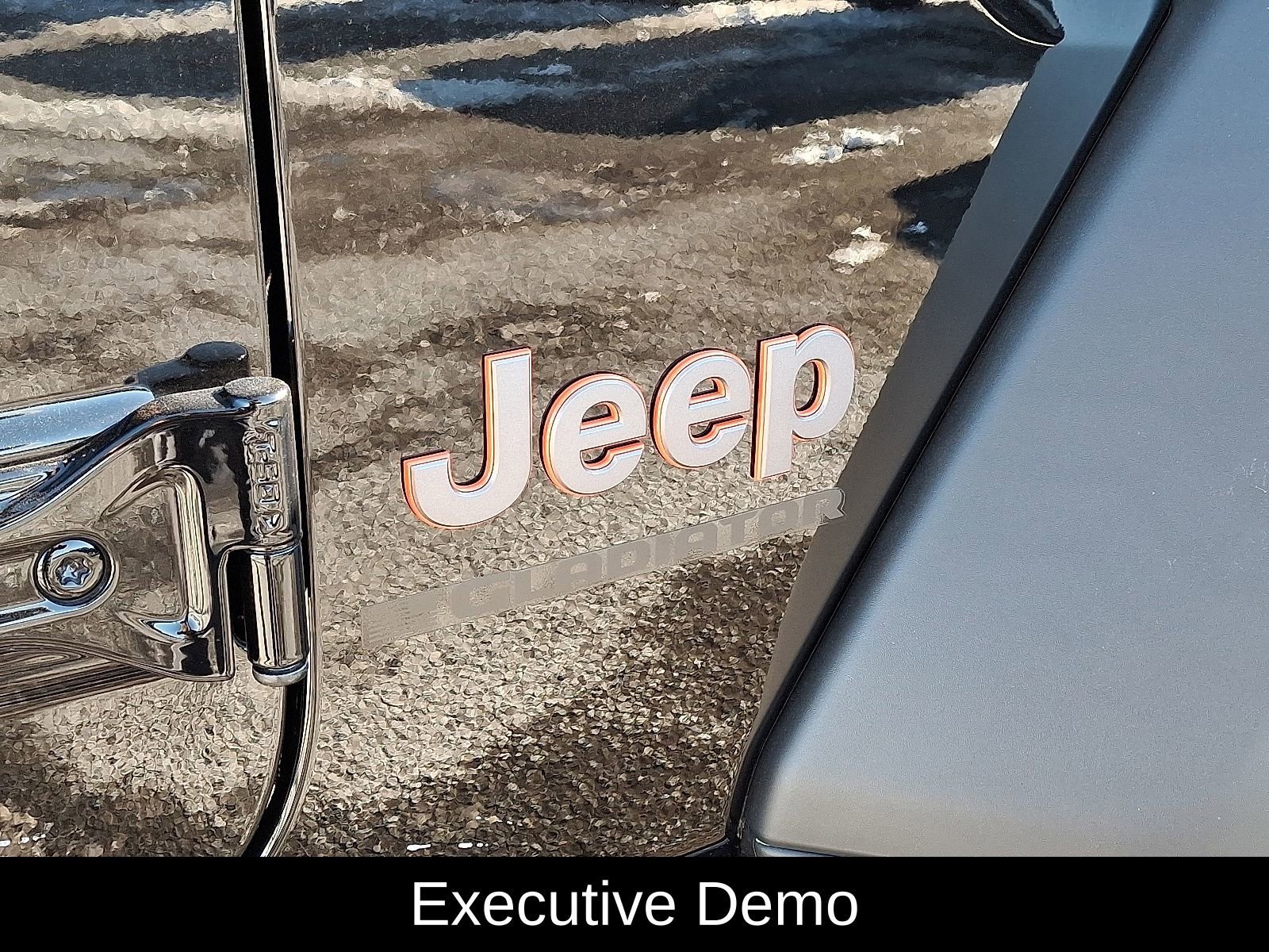 New 2025 Jeep Gladiator Mojave w/ Safety Group AWD/4WD image 28