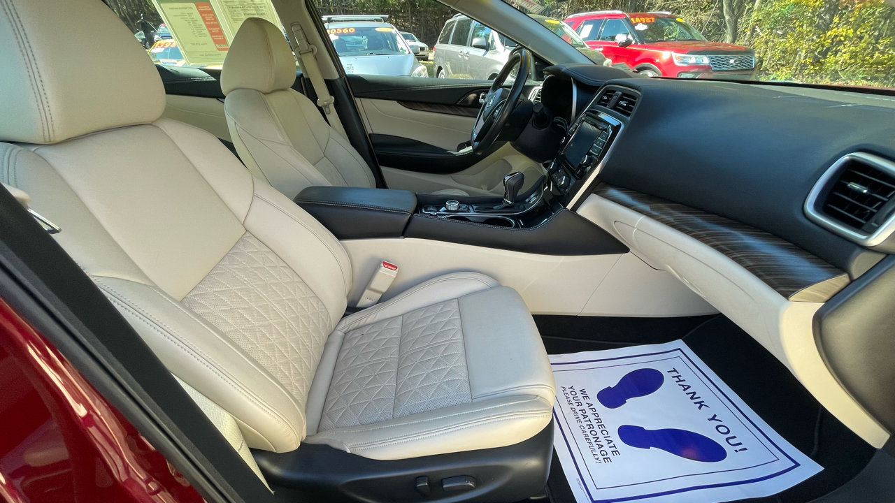 Used 2017 Nissan Maxima Platinum image 31