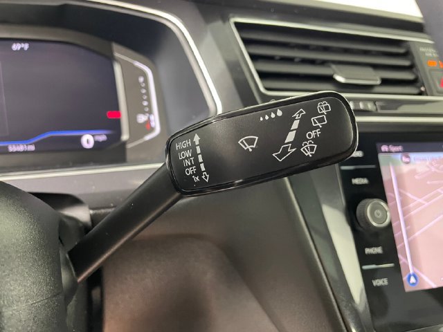 Used 2024 Volkswagen Tiguan SEL R-Line AWD/4WD image 15