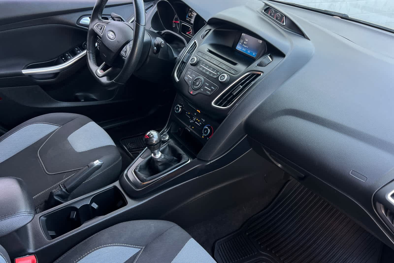 Used 2017 Ford Focus ST FWD image 17