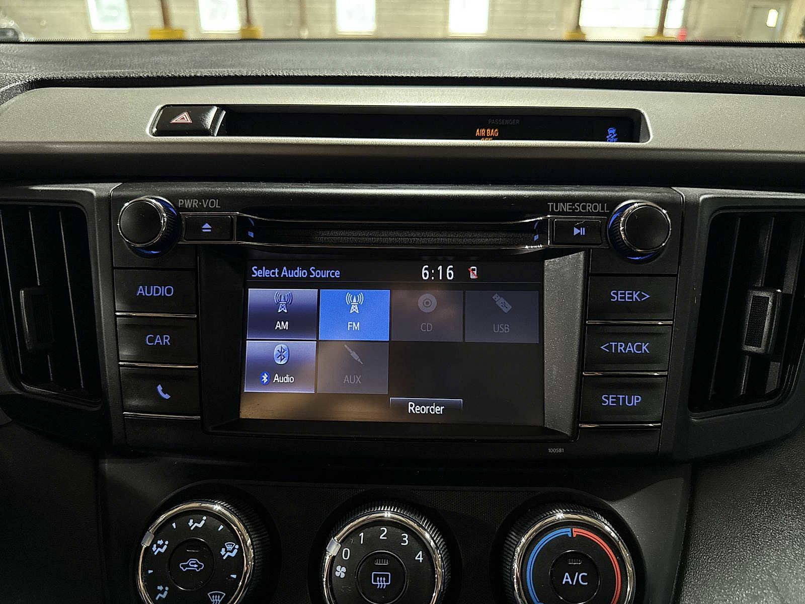 Used 2016 Toyota RAV4 LE AWD/4WD image 20