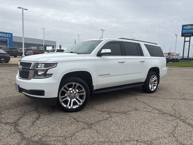 Used 2016 Chevrolet Suburban LS RWD image 3