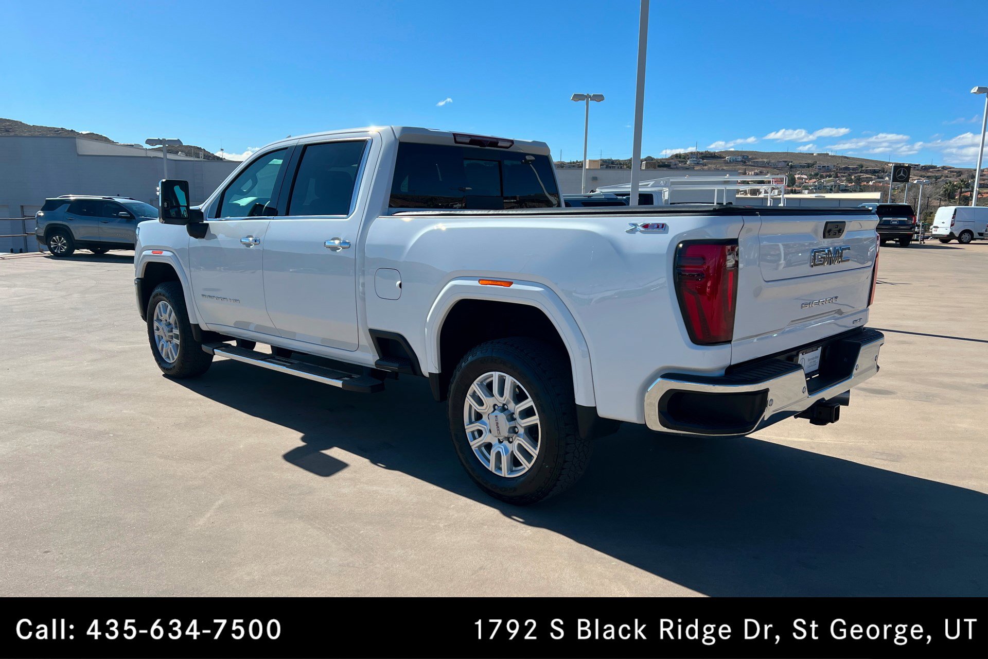 Used 2024 GMC Sierra 2500 SLT w/ SLT Premium Package image 3