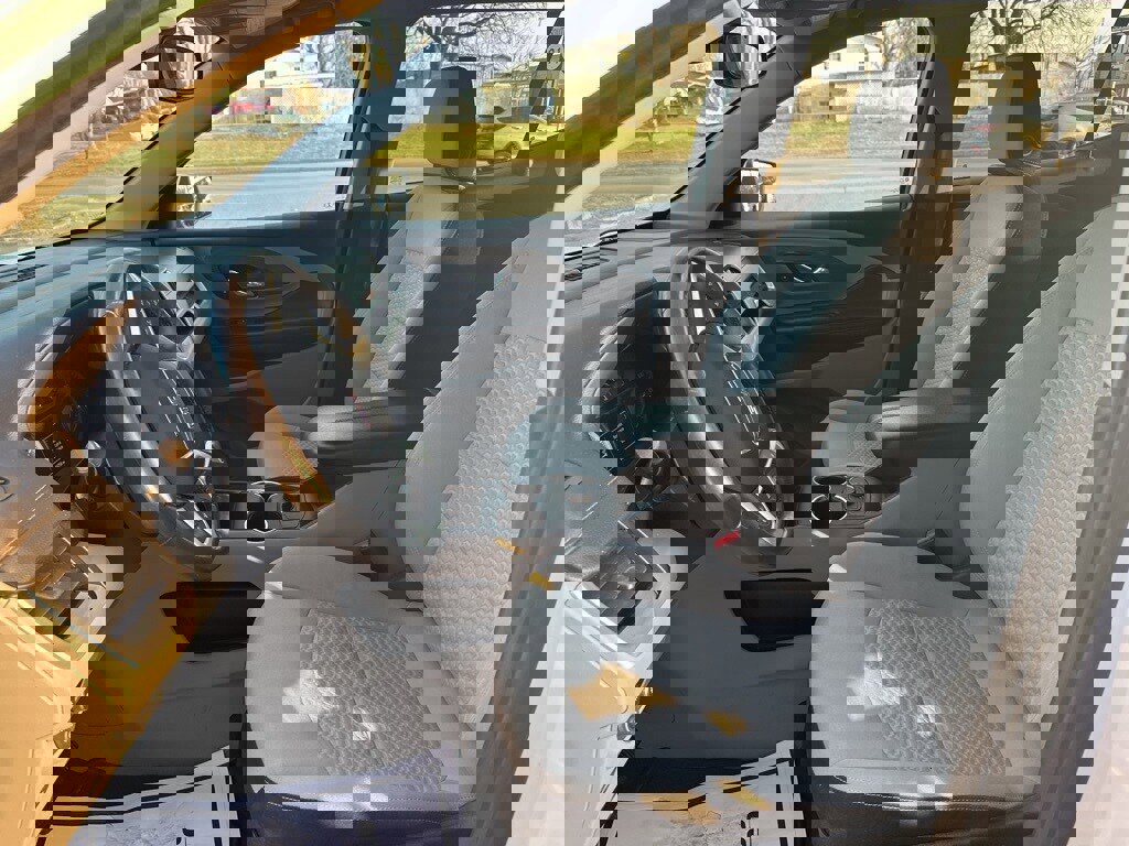 Used 2018 GMC Terrain SLE image 16