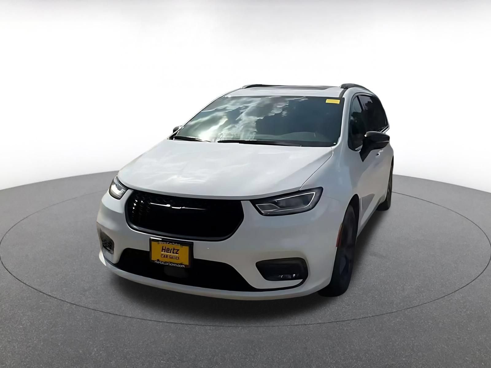 Used 2025 Chrysler Pacifica Limited FWD image 7