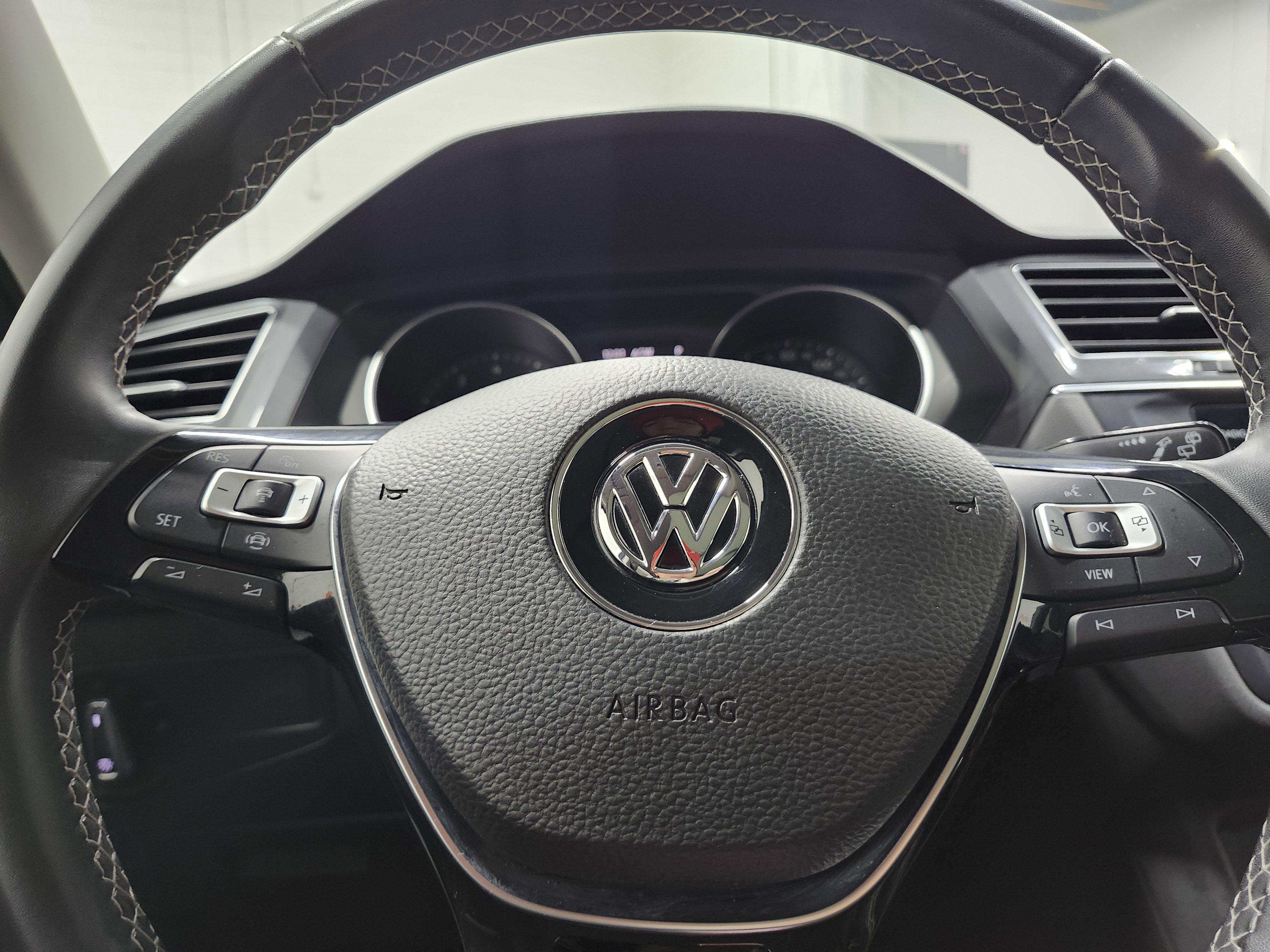 Used 2021 Volkswagen Tiguan SE FWD image 27