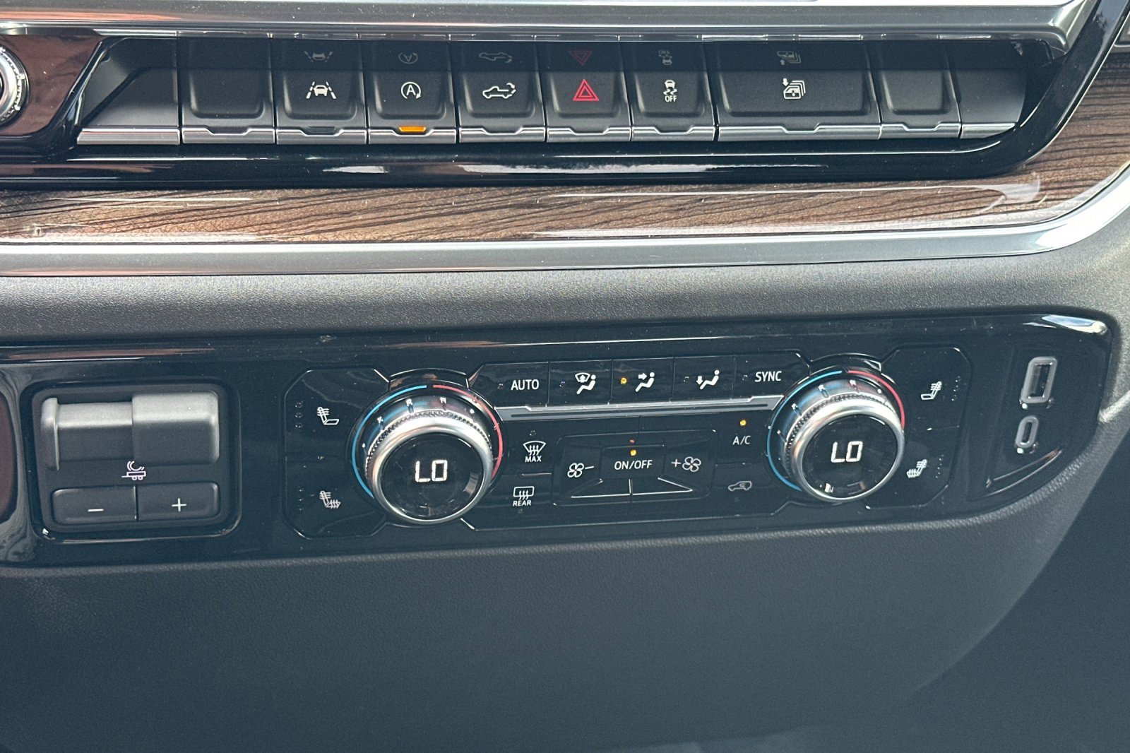 New 2025 GMC Sierra 1500 Elevation image 22