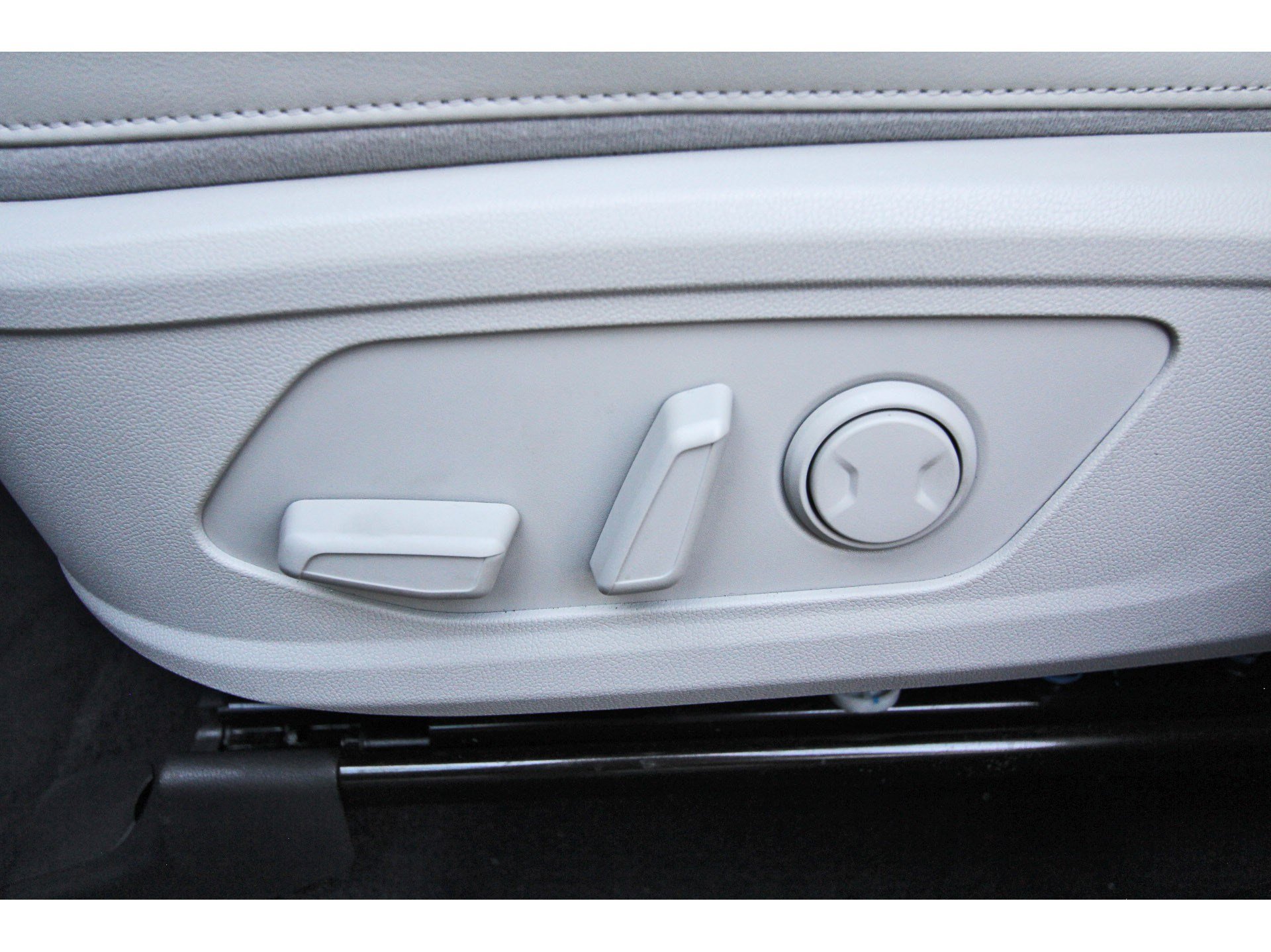 Certified 2026 Kia Sorento EX FWD image 32