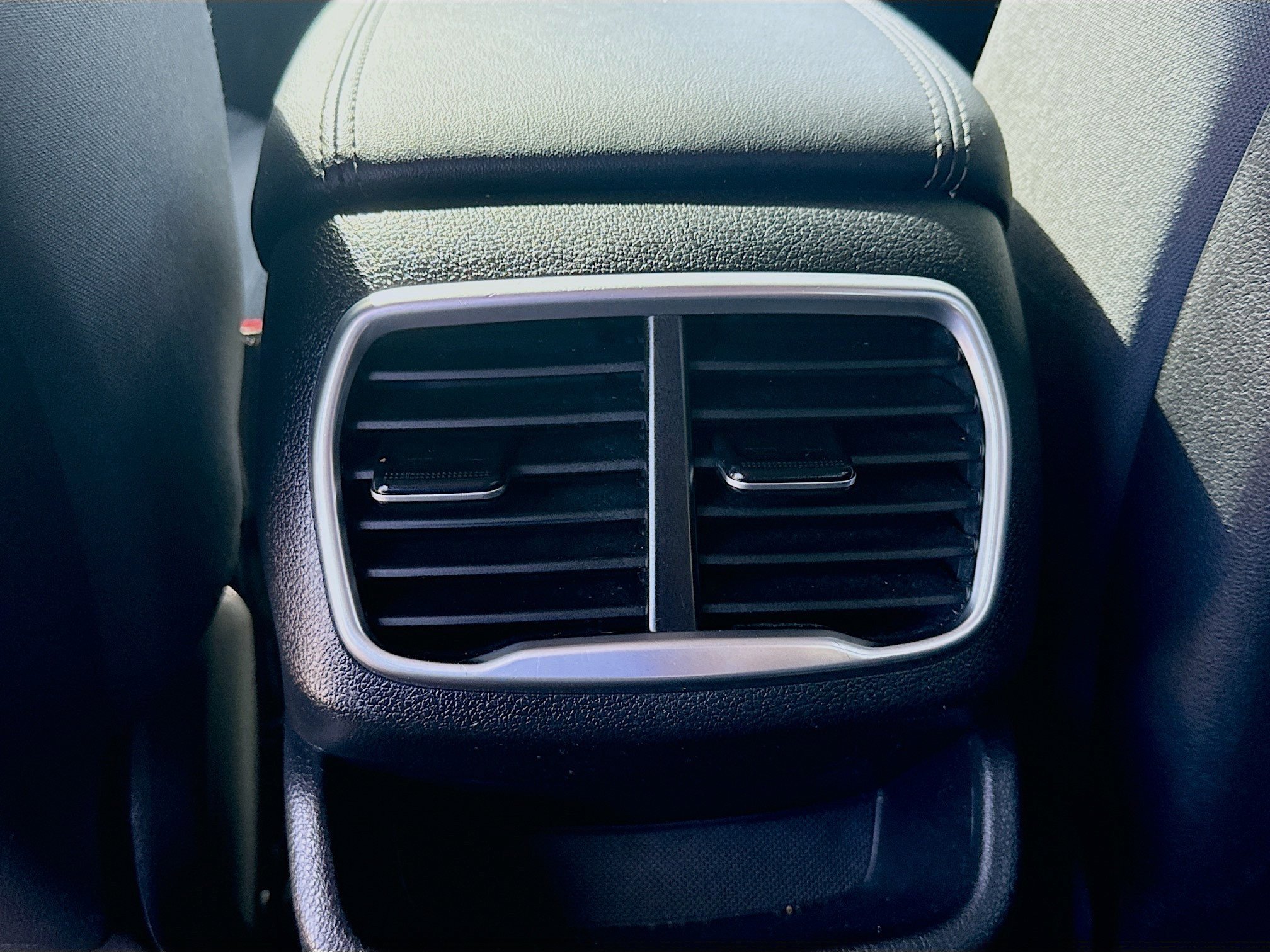 Used 2020 Hyundai Santa Fe SE w/ Cargo Package image 20