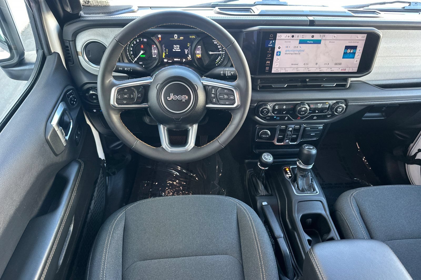 Used 2024 Jeep Wrangler Unlimited Sahara AWD/4WD image 16