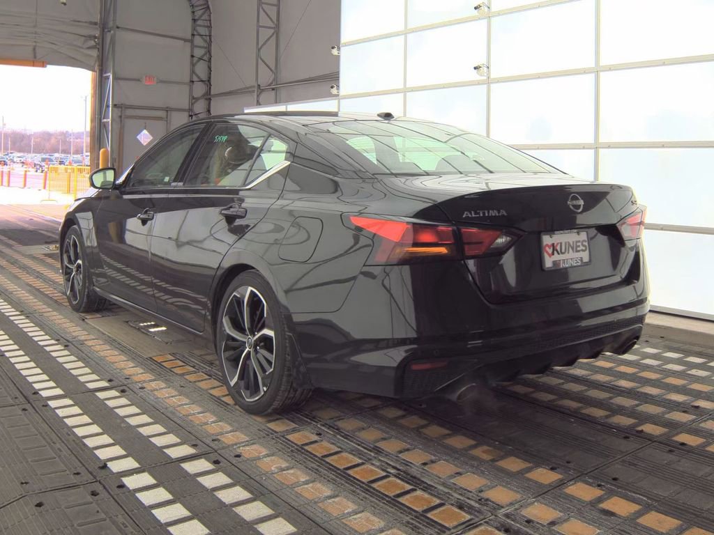 Used 2024 Nissan Altima 2.5 SR image 9