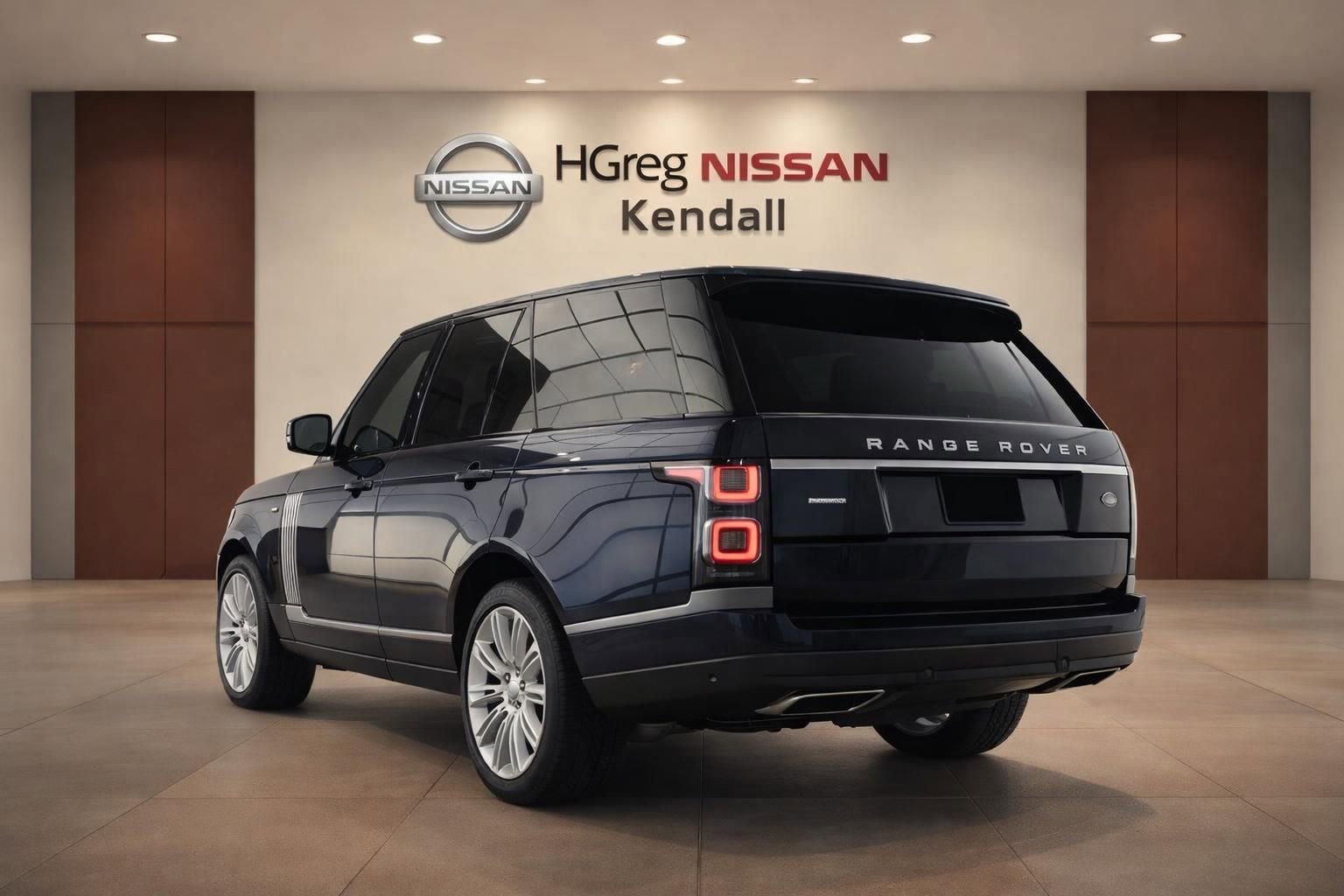 Used 2019 Land Rover Range Rover Supercharged AWD/4WD image 2