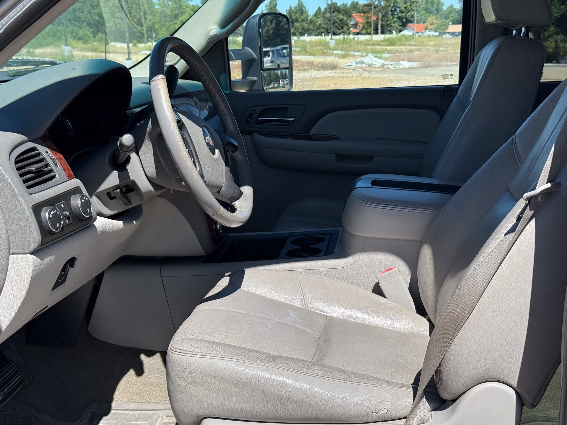 Used 2008 Chevrolet Silverado 2500 LTZ w/ EZ-Lift Tailgate Package AWD/4WD image 9