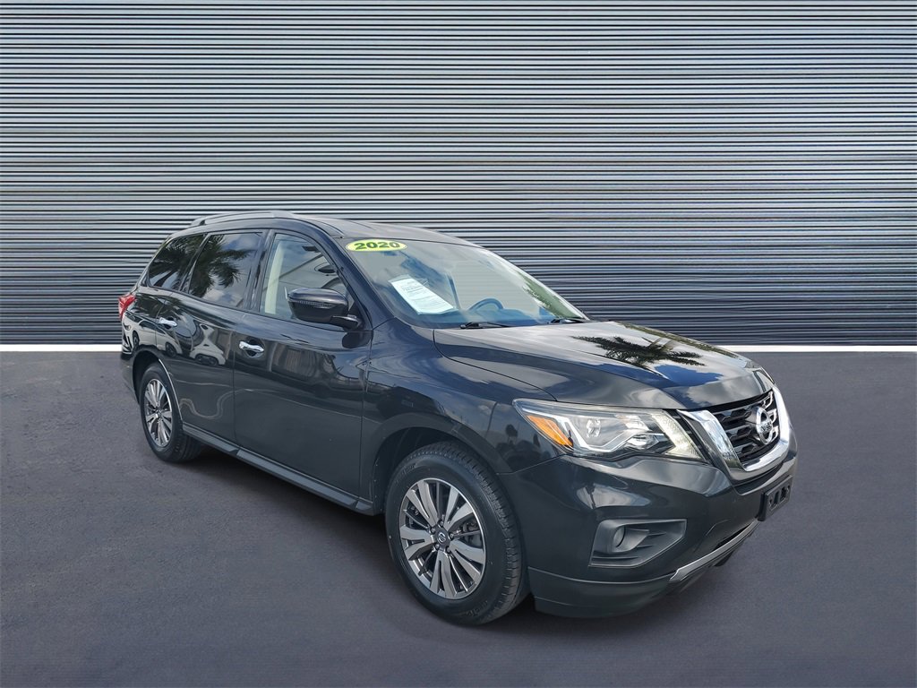 Used 2020 Nissan Pathfinder SV image 2
