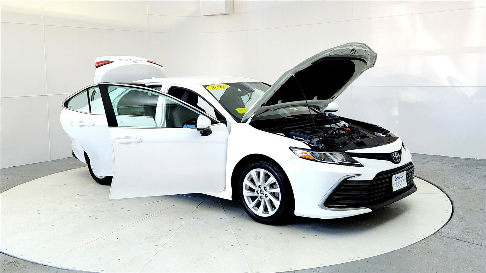 Used 2022 Toyota Camry LE w/ Carpet Mat Package (TMS) image 12