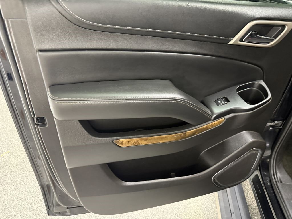 Used 2016 GMC Yukon XL Denali image 25