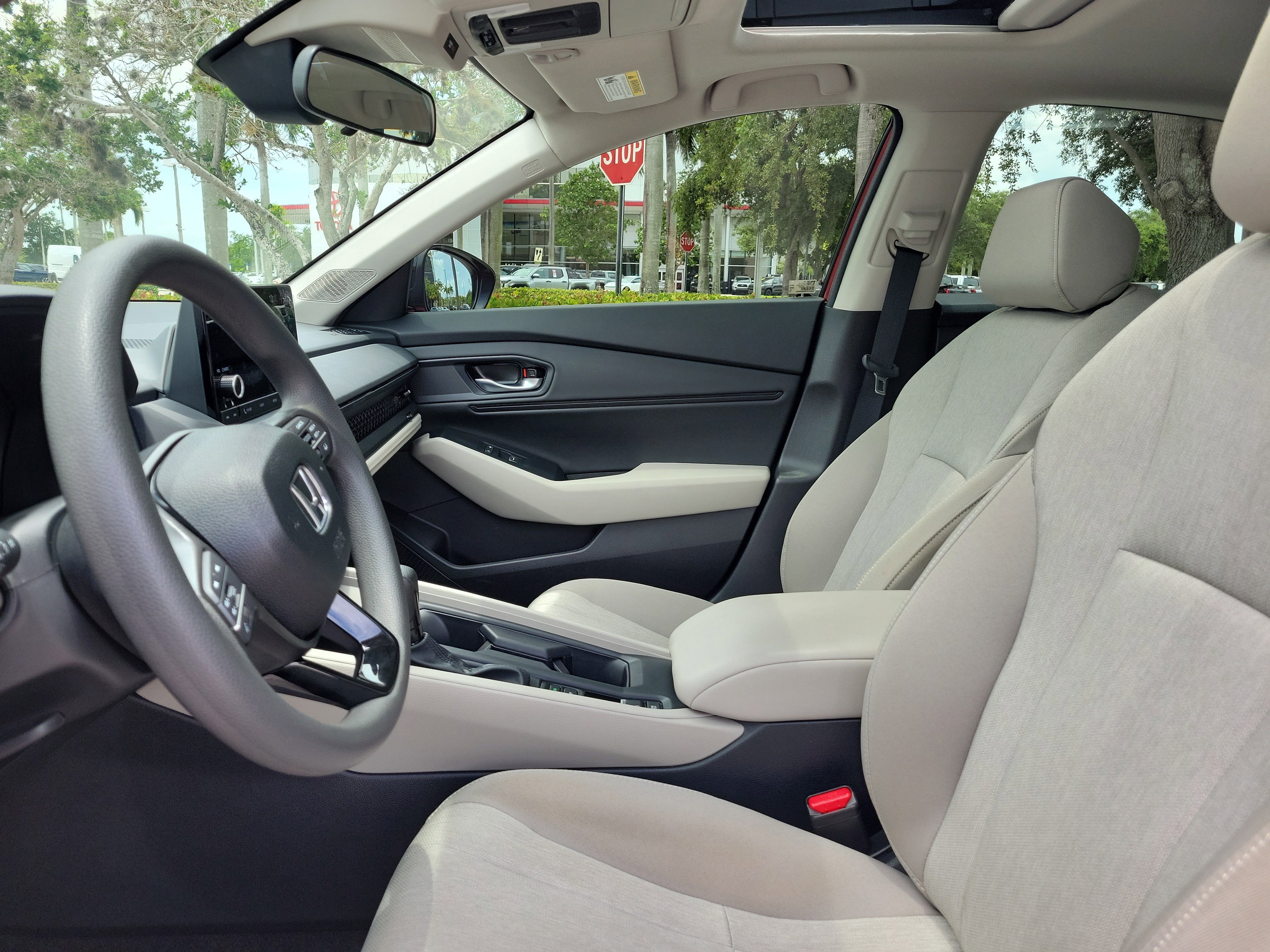Used 2025 Honda Accord SE image 26