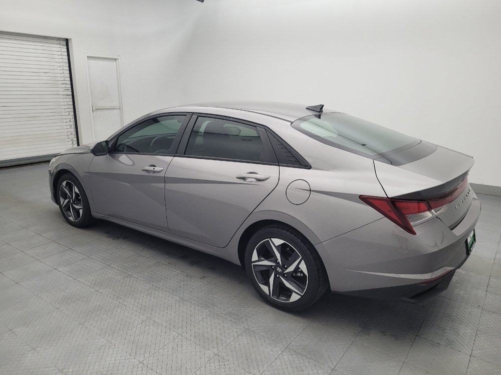 Used 2023 Hyundai Elantra SEL w/ Convenience Package FWD image 3