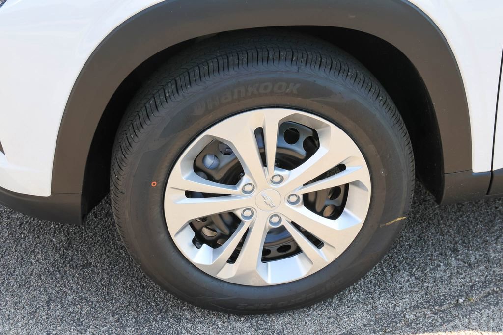 New 2026 Chevrolet Trax LS w/ LS Convenience Package FWD image 22